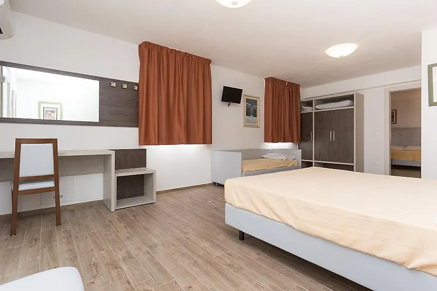 B&B Foscolo Llido Degli Estensi Bed & Breakfast